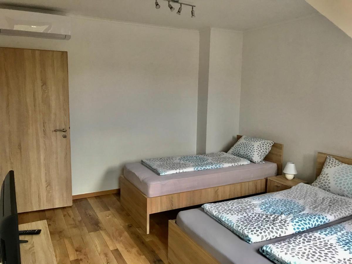 Matyas Vendeghaz 3 Rooms Apartment Kópháza Eksteriør bilde