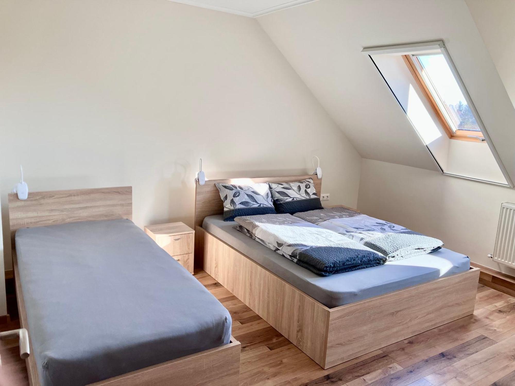 Matyas Vendeghaz 3 Rooms Apartment Kópháza Eksteriør bilde